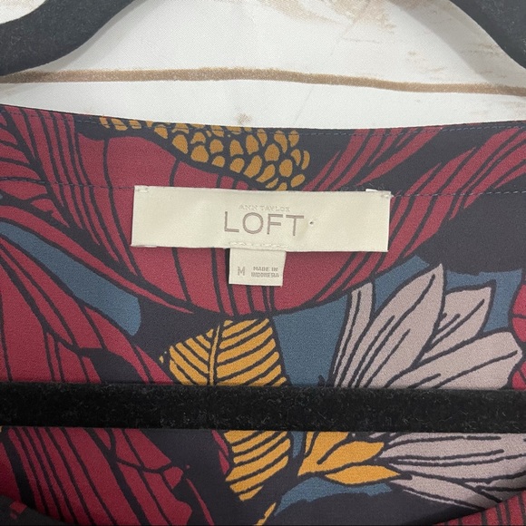 LOFT Autumn Blossom Front Pocket Roll Tab Polyester Career Blouse - Picture 8 of 10